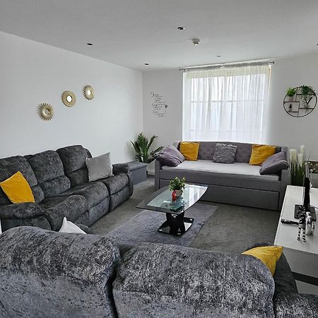 Deluxe Apartment Sleeps Up To 6 Лестър Екстериор снимка